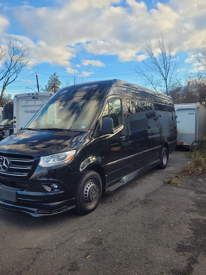 Charter Hub charter bus service in Miami