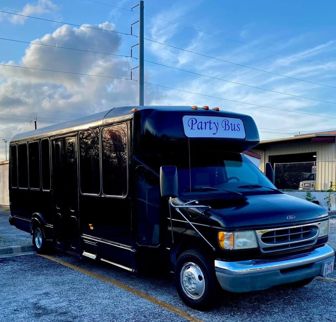 Charter Hub charter bus service in Durham