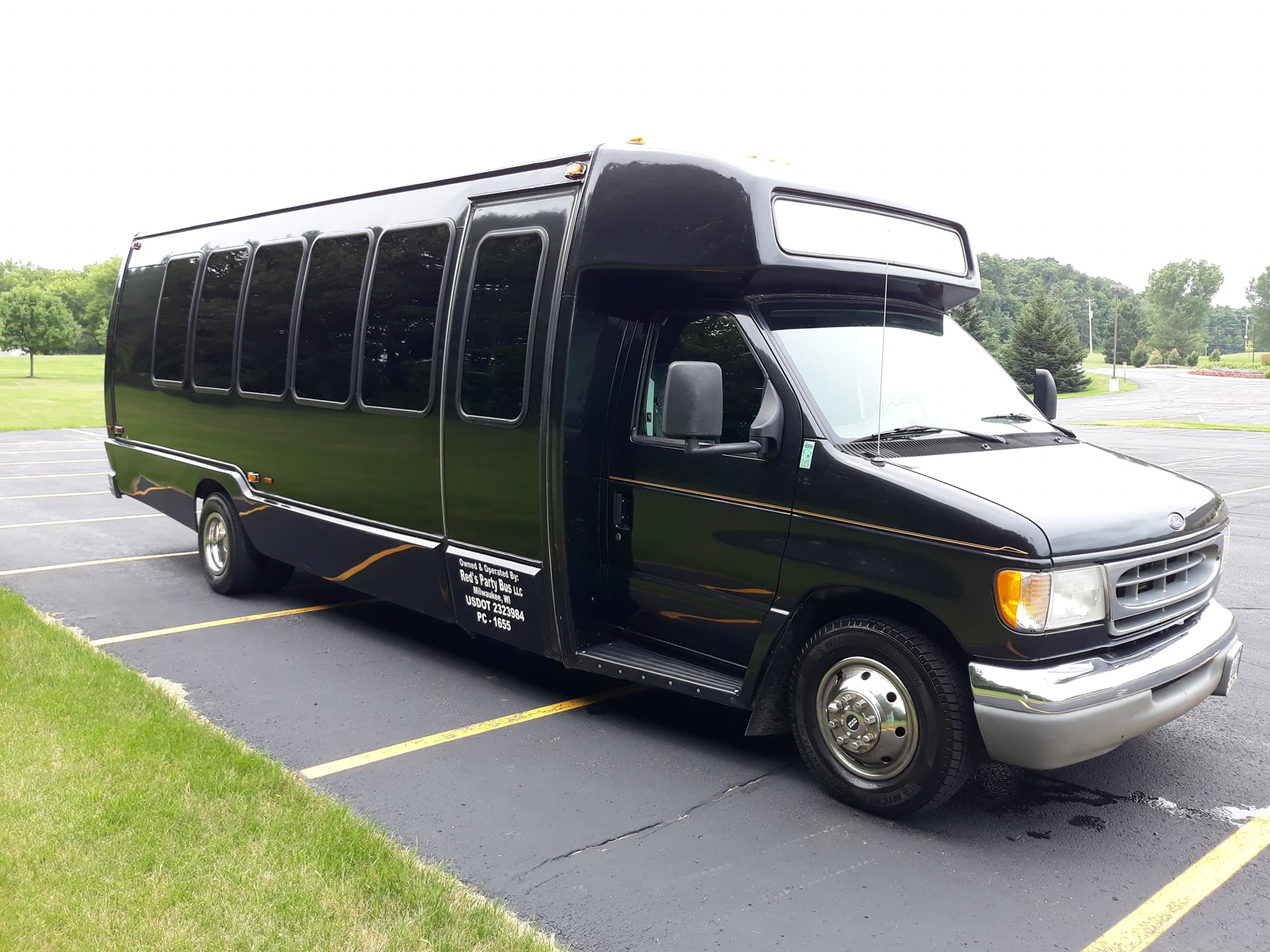 Charter Hub charter bus service in Arlington