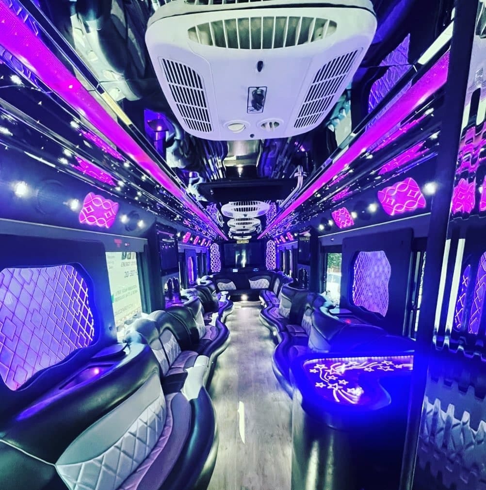 Construction charter bus service in Fort Lauderdale
