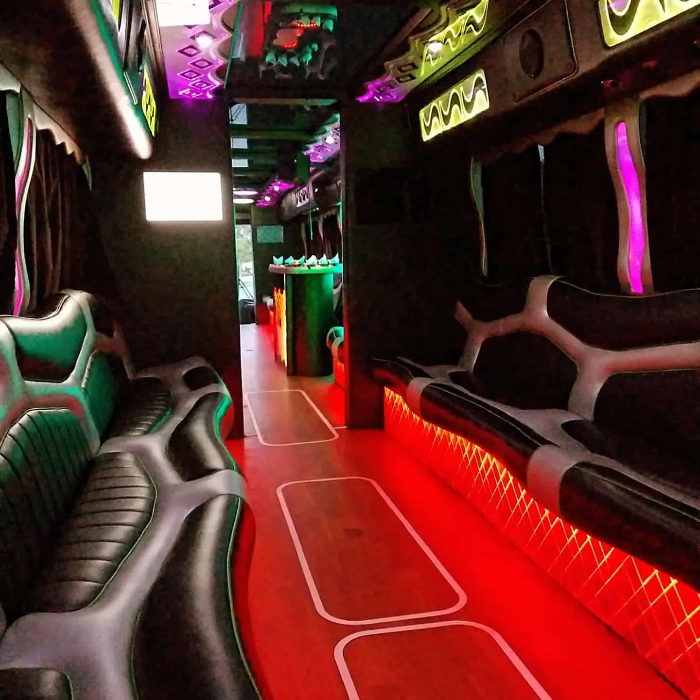 Charter Hub charter bus service in Flint